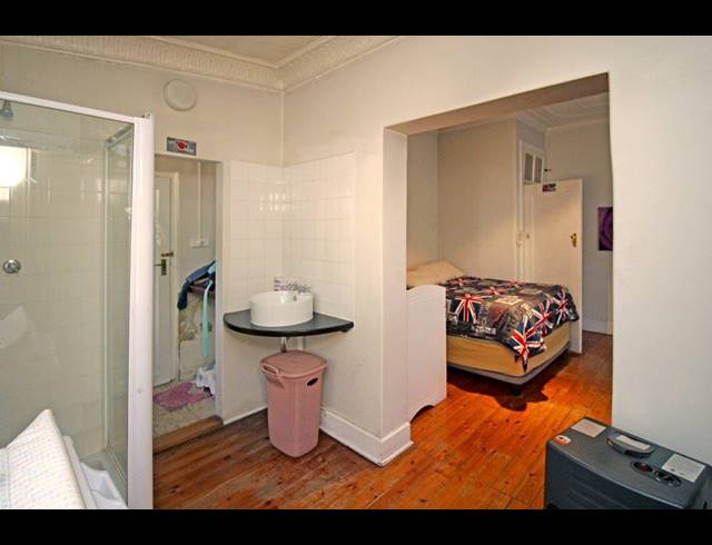 2,974M² BUILDING FOR SALE IN KEW